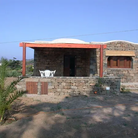 La Cossira Dammusi & *