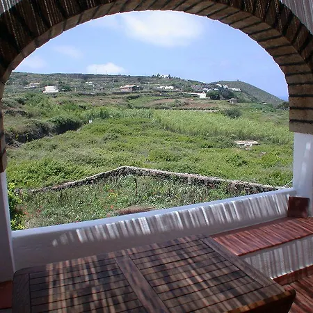 La Cossira Dammusi & Lägenhet Pantelleria